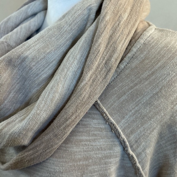 Free People Women's Cream Cocoon Cowl Pullover top - Picture 5 of 11